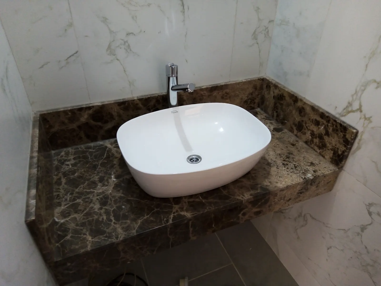 Instalación sanitaria en construcción